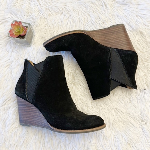 Lucky Brand Youse Black Suede Stacked Wedge Pull on ankle bootie women’s 7 - Picture 5 of 8